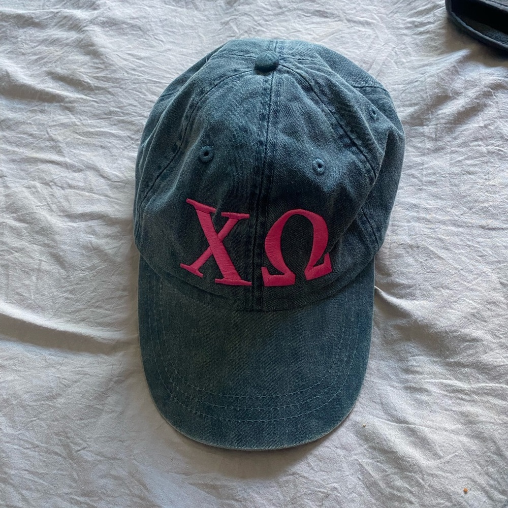 Chi omega hat.